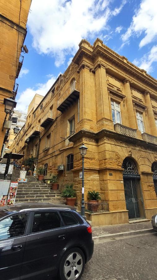Apartment Palazzo Caratozzolo *